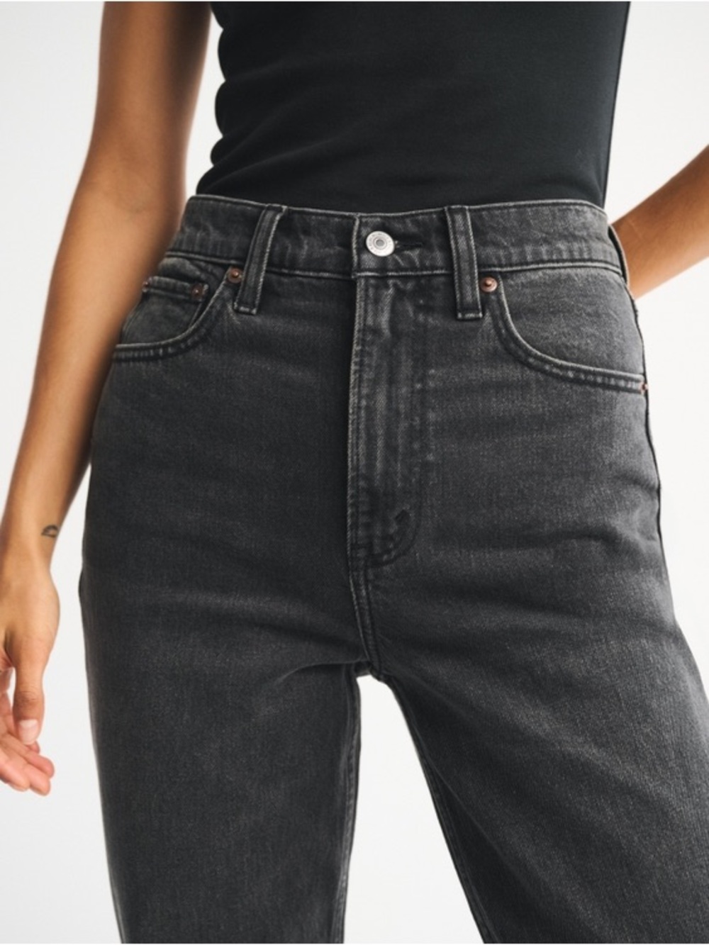 Abercrombie The 90s Straight Ultra High Rise Jeans 26 Short
